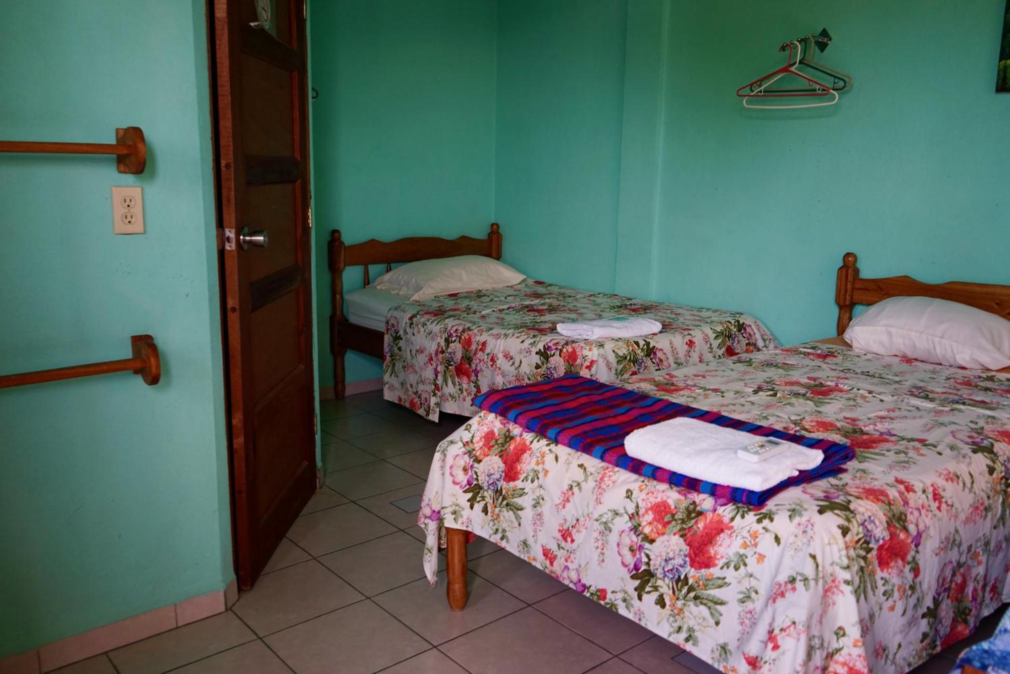 Hilltop Horizon Guesthouse San Ignacio Exterior foto
